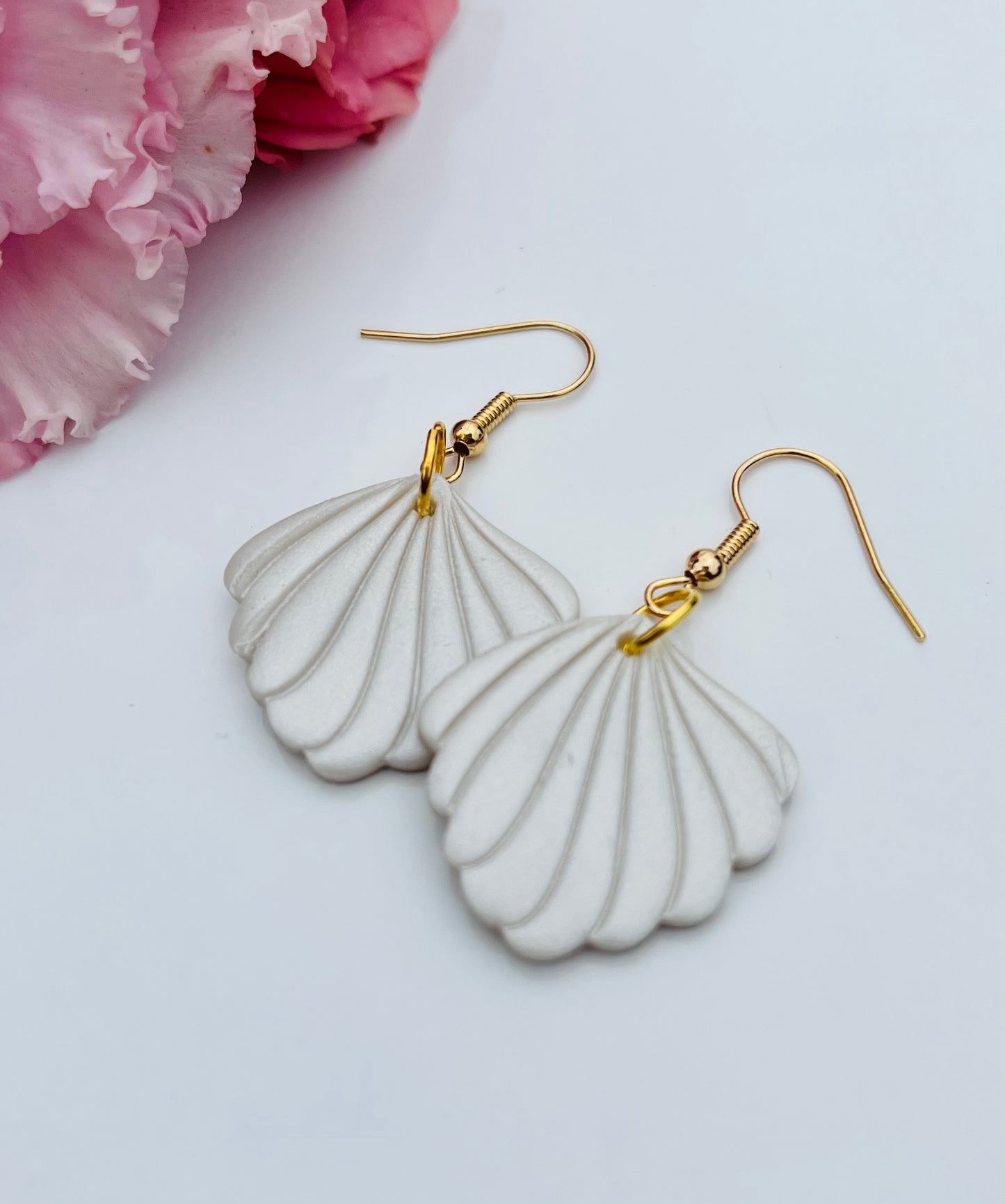 Pearl Wavy Shell polymer clay earrings